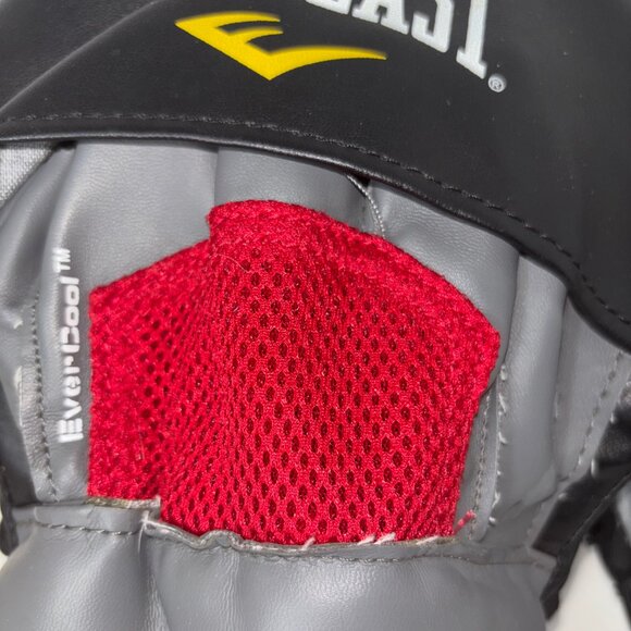 Everlast Boxing Advanced EverCool Mantis Punch Mitts One Size MMA Trainer Pads - Picture 5 of 8
